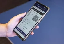Usuário acessa o CRLV-e (Certificado de Registro e Licenciamento de Veículo eletrônico) pelo celular