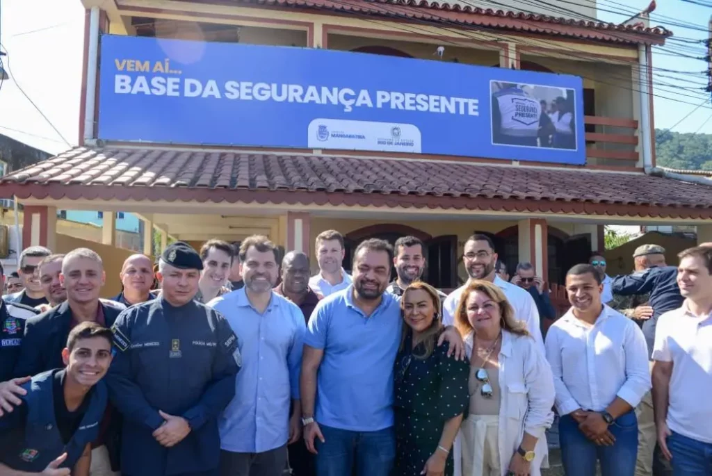 Governador Cláudio Castro, prefeito Luiz Claudio Ribeiro e autoridades