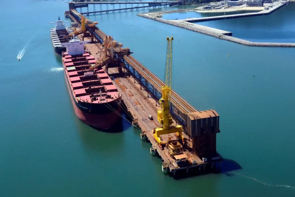 Navio ancorado no Porto