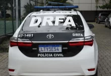 Viatura da Delegacia de Roubos e Furtos de Automóveis utilizada na operação