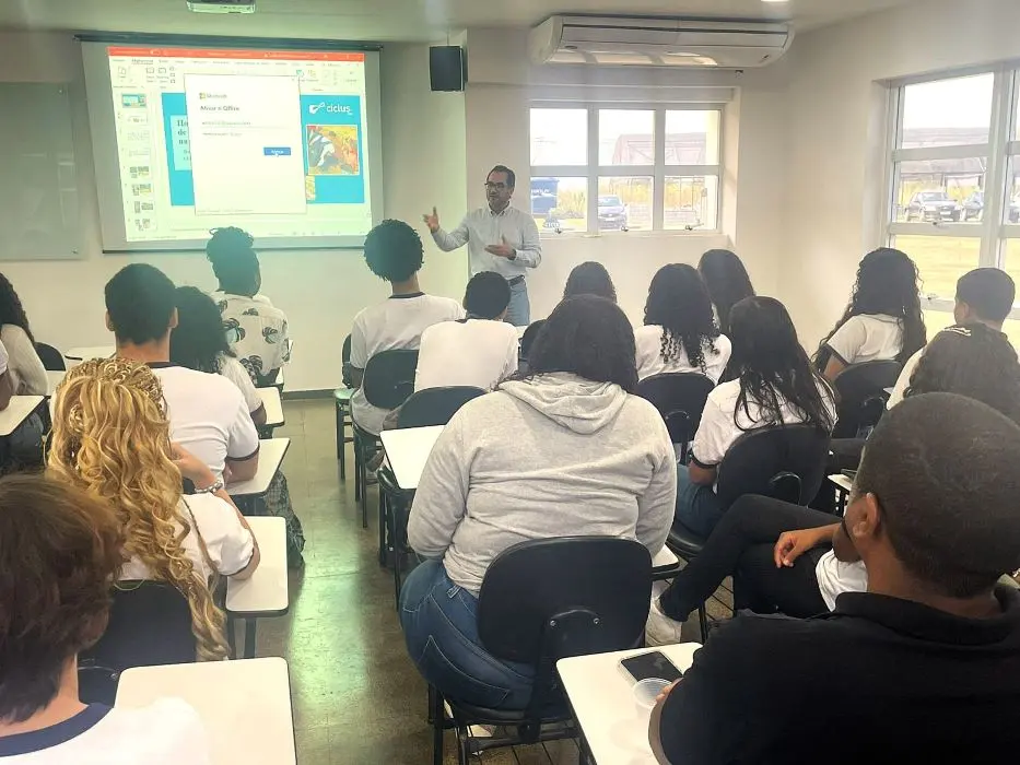 Alunos do CIEP Irmã Dulce participam de palestra educativa