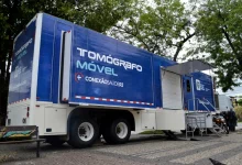 Tomógrafo Móvel da Secretaria de Estado de Saúde estacionado