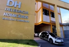 Fachada da Delegacia de Homicídios da Baixada Fluminense, responsável pela investigação