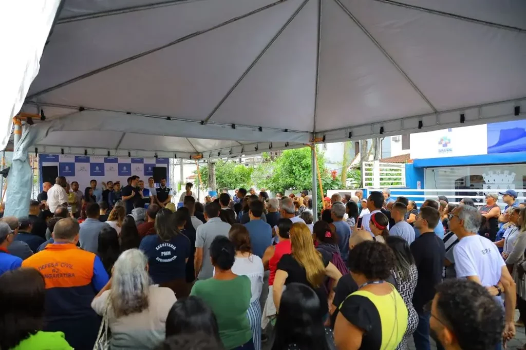 Prefeito Luiz Cláudio participa da inauguração da nova clínica em Muriqui