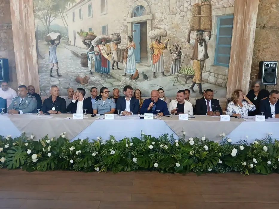  Presidente da Câmara Municipal conduz a cerimônia