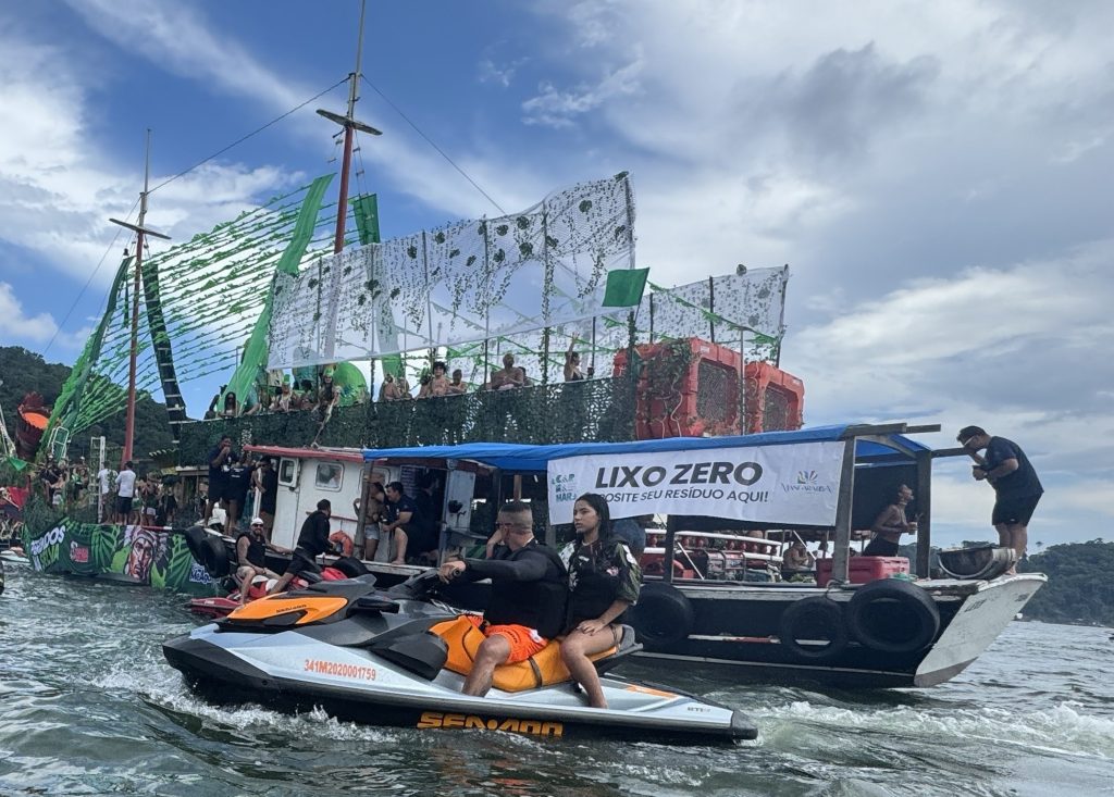 Embarcação Lixo Zero