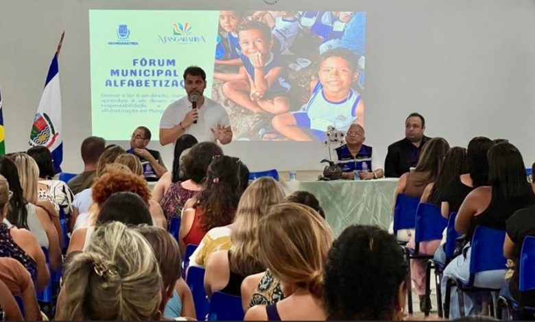 O prefeito Luiz Cláudio Ribeiro durante o evento