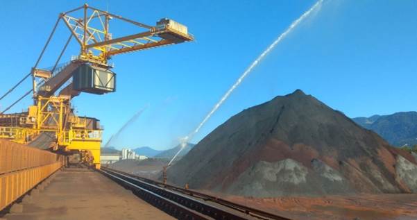 Umectação de pilhas de minério